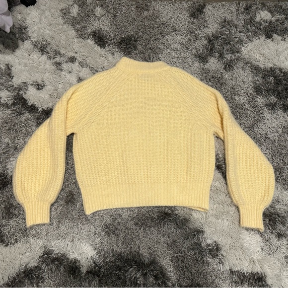 Universal Thread Sweater - Picture 3 of 4